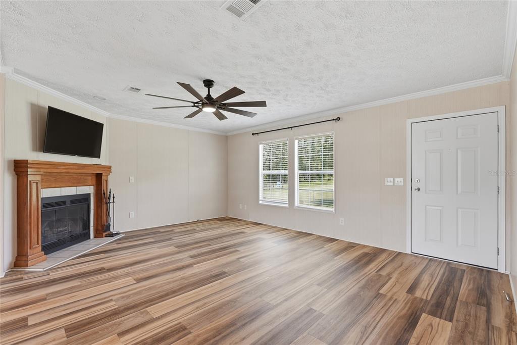 4889 Southwest 35th Trail Bell, FL 32619 - Photo 4 of 45