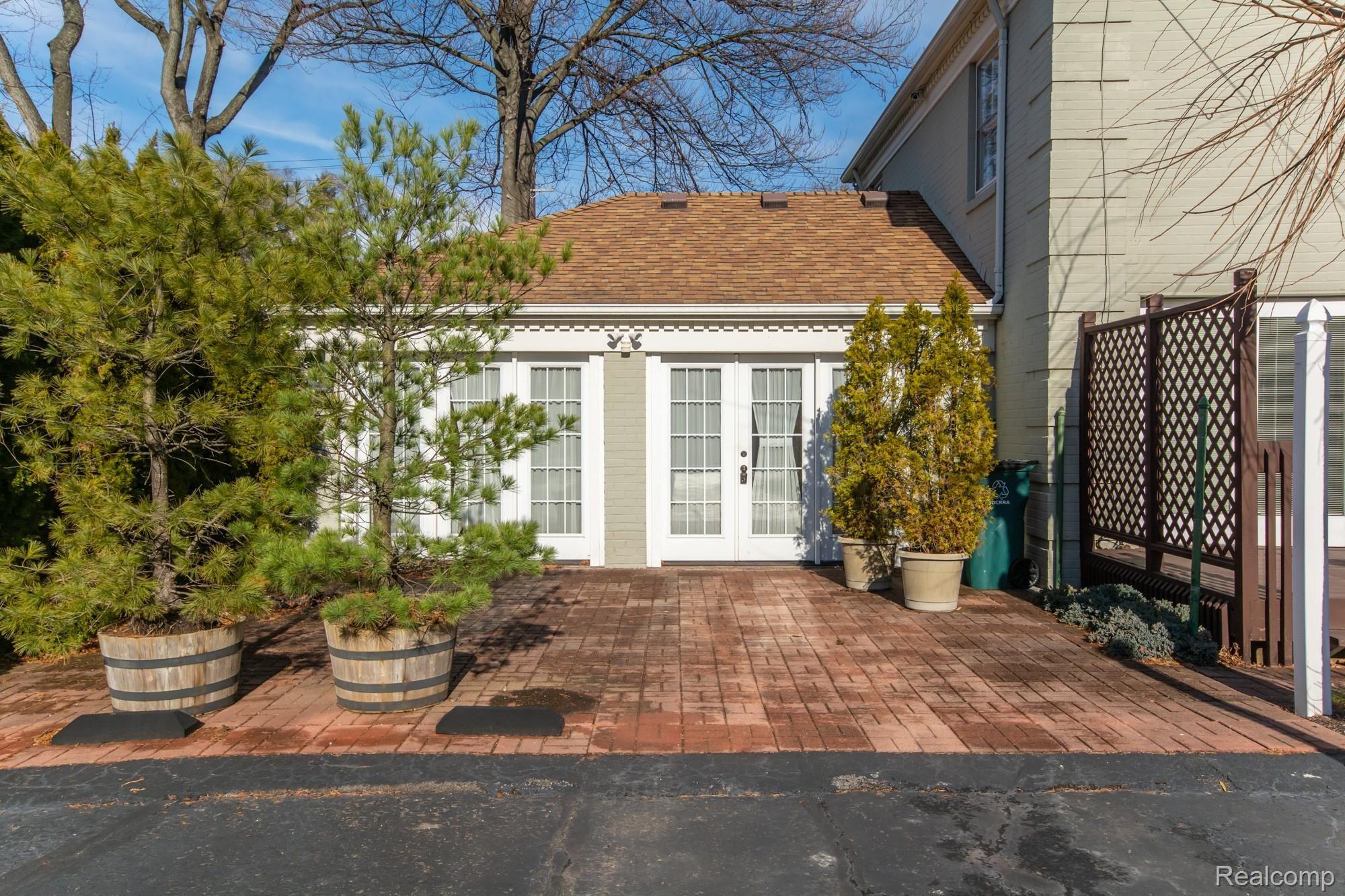 1687 Quarton Road Birmingham, MI 48009 - Photo 8 of 40 DSC_6845.jpg