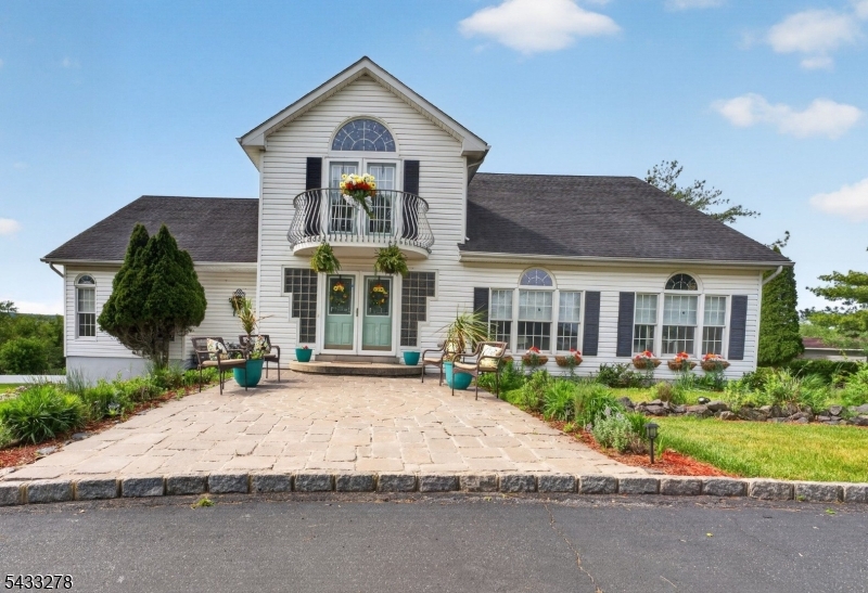 103 Oak Crest Road Neshanic Station, NJ 08853 - Photo 4 of 42