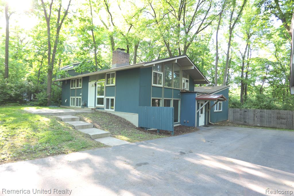 912 Sunset Road Ann Arbor, MI 48103 - Photo 3 of 20