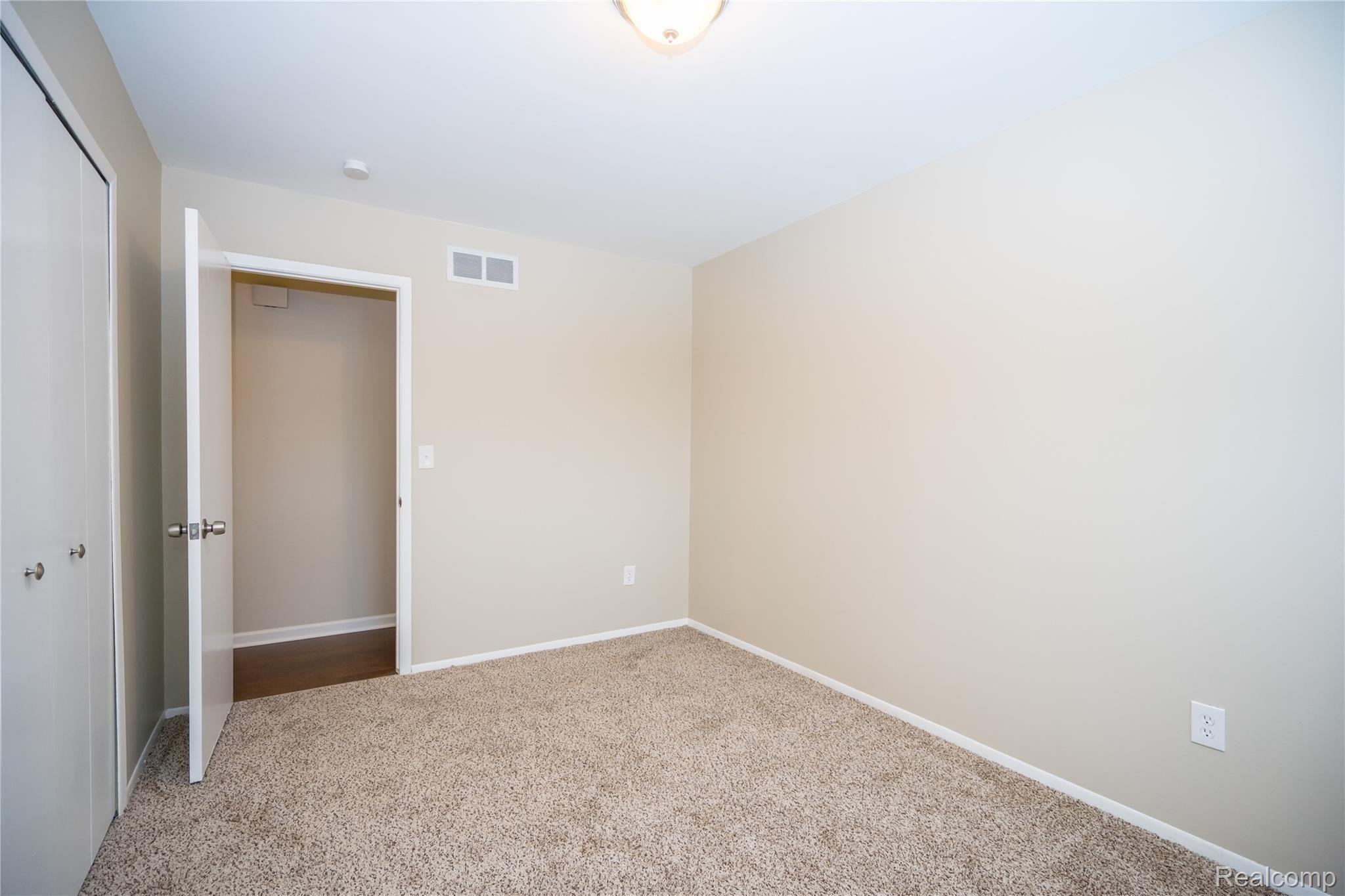 42278 Hanford Road Canton, MI 48187 - Photo 61 of 79 DSC09680.jpg