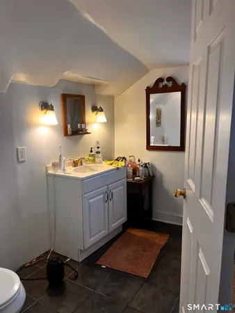 $1,400 | 172 Beacon Street, Hartford, CT 06105