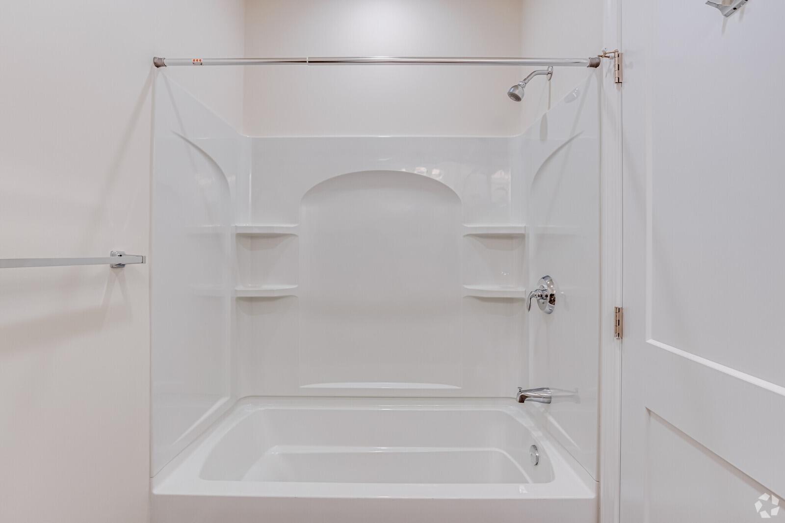 60 Pleasant Street, Unit 3B Hyannis, MA 02601 - Photo 6 of 8 WhatsApp Image 2024-11-21 at 11.50.49 AM