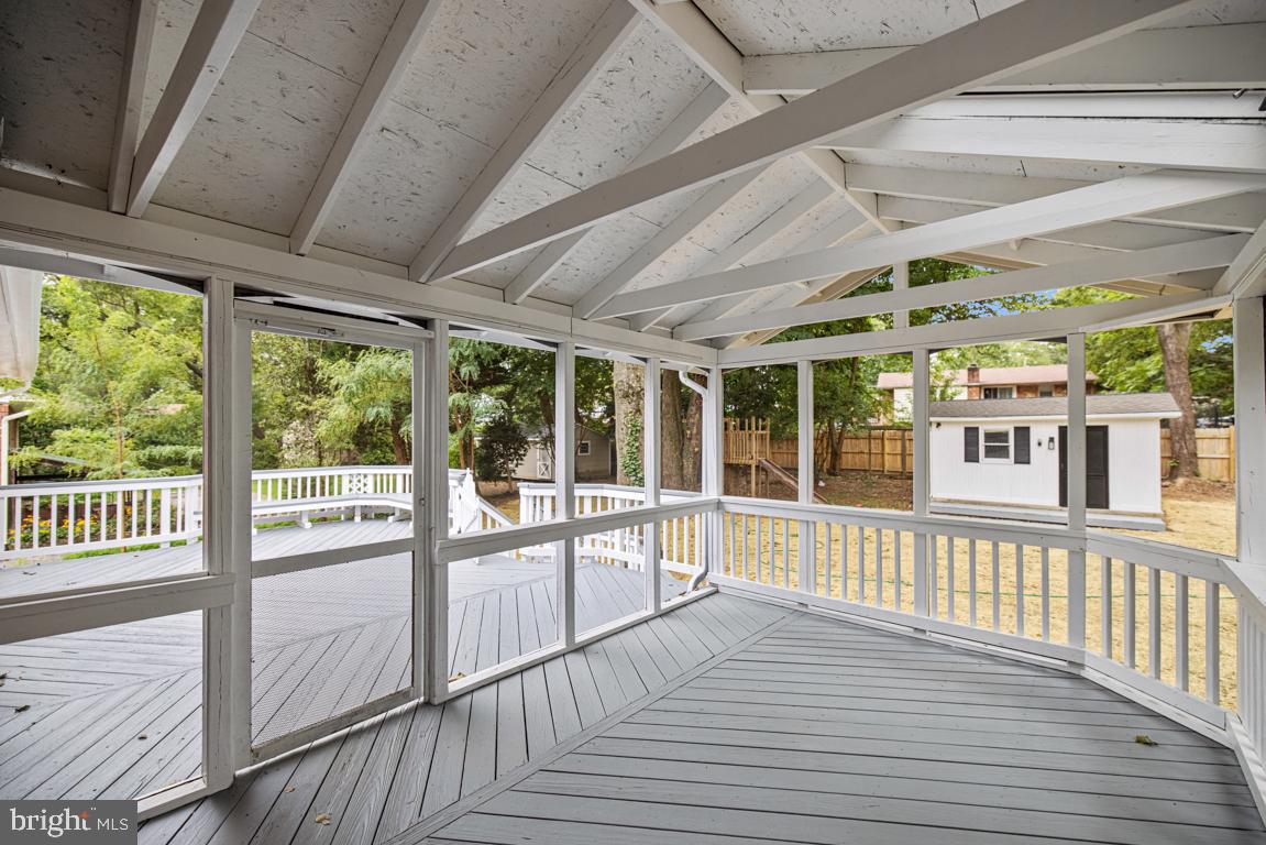 513 Dranesville Road Herndon, VA 20170 - Photo 40 of 46 Deck