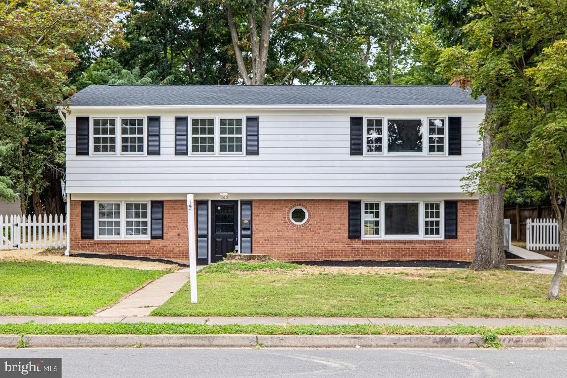 513 Dranesville Road Herndon, VA 20170 - Photo 4 of 46