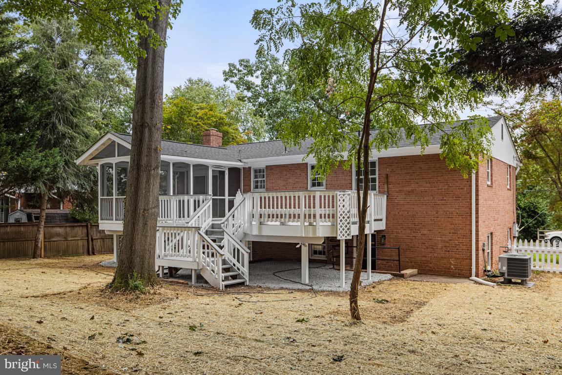 513 Dranesville Road Herndon, VA 20170 - Photo 42 of 46 Backyard