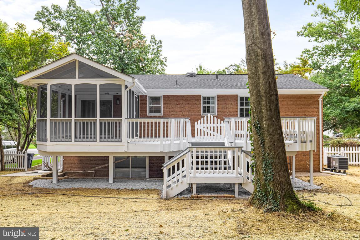 513 Dranesville Road Herndon, VA 20170 - Photo 43 of 46 Backyard