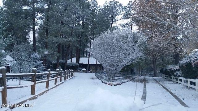 812 Copper Basin Road Prescott, AZ 86303 - Photo 42 of 48 Private Driveway in Winter