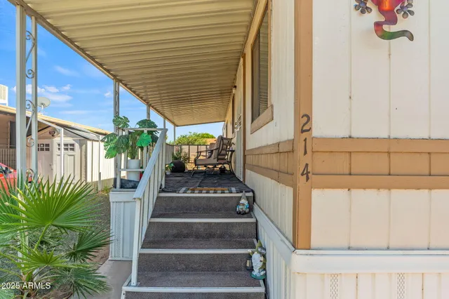 a view of entryway with a front door