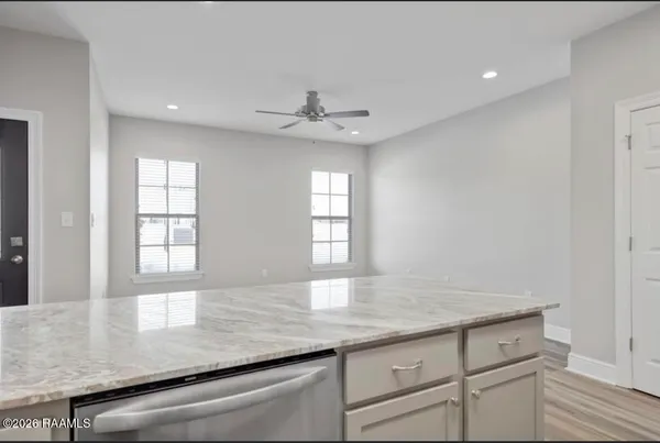 $1,800 | 139 Iberia Street, Unit I, Youngsville, LA 70592