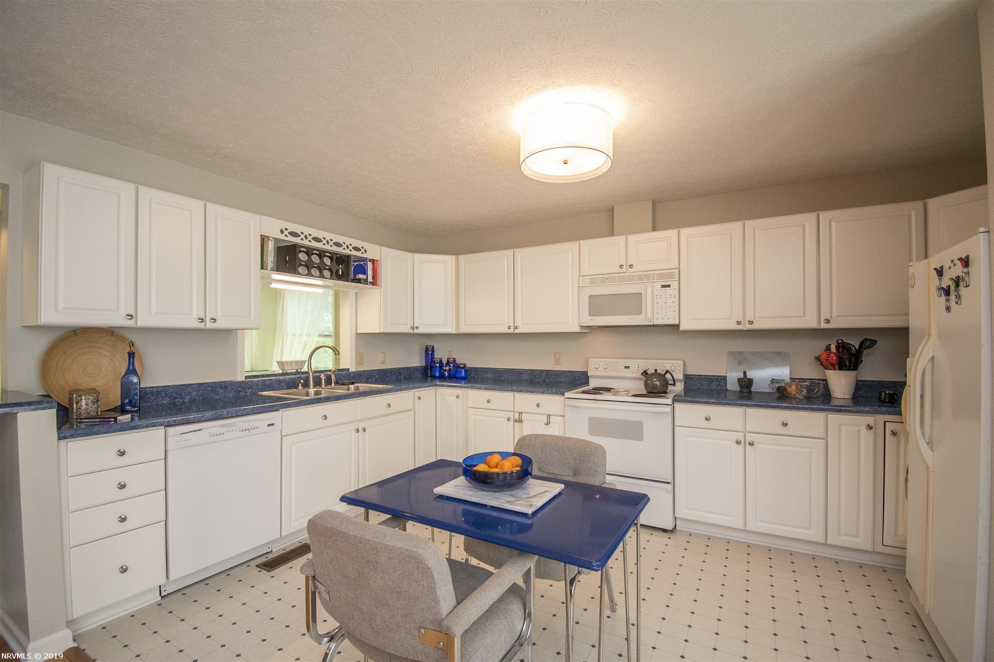 1005 Redbud Road Blacksburg, VA 24060 - Photo 7 of 35 Gallery Image 7