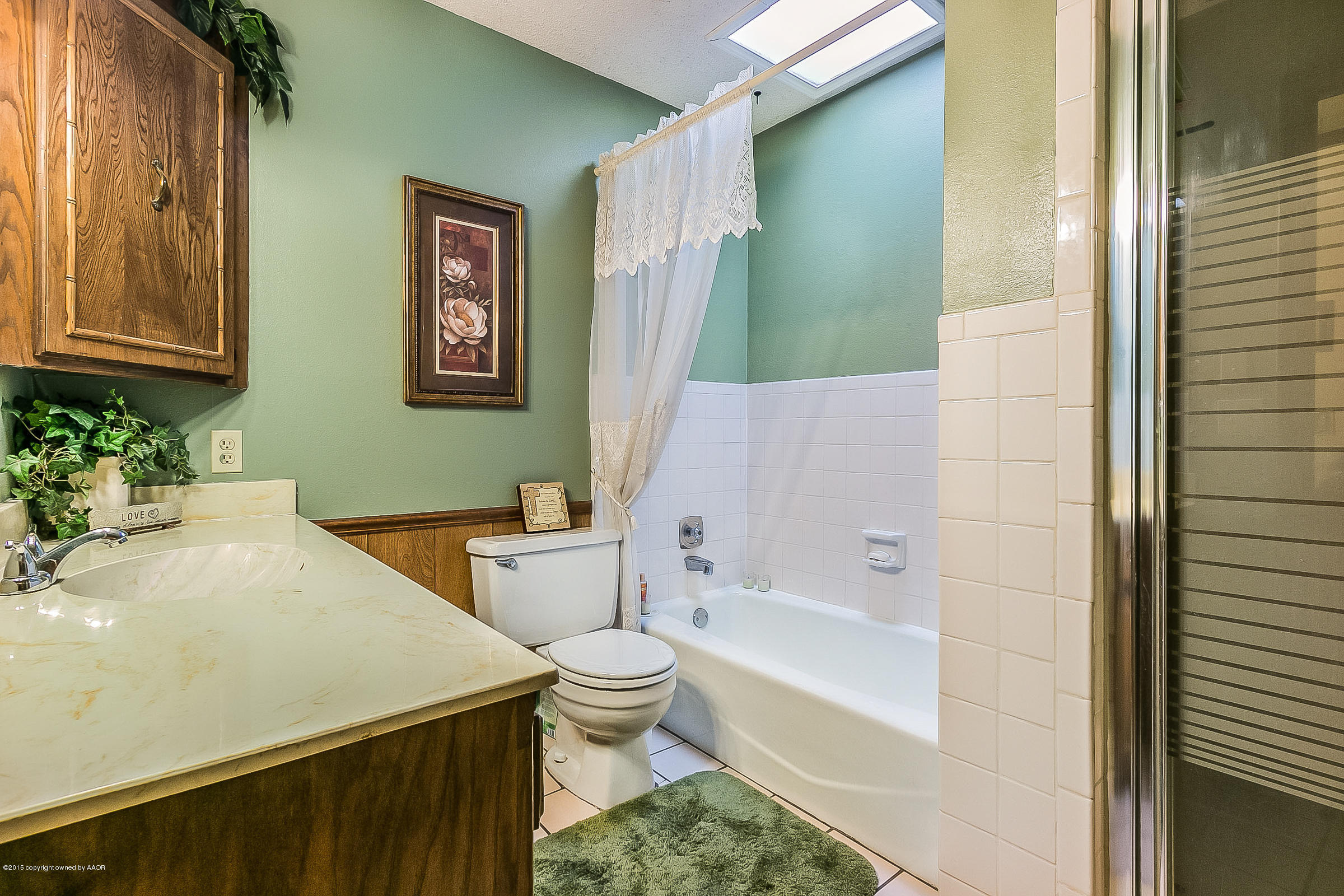 5104 While A Way Road Amarillo, TX 79109 - Photo 12 of 23 Master Bathroom