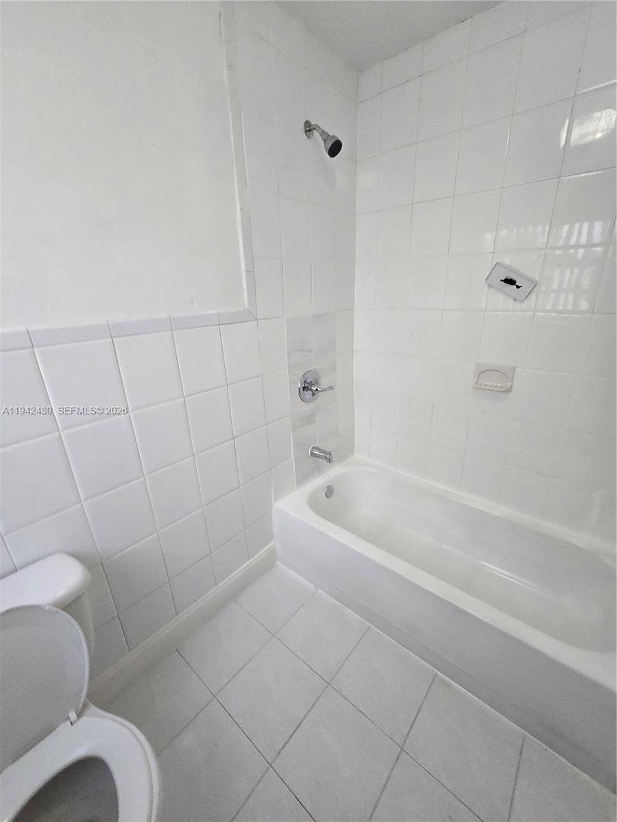 6905 Southwest 104th Court Miami, FL 33173 - Photo 13 of 19