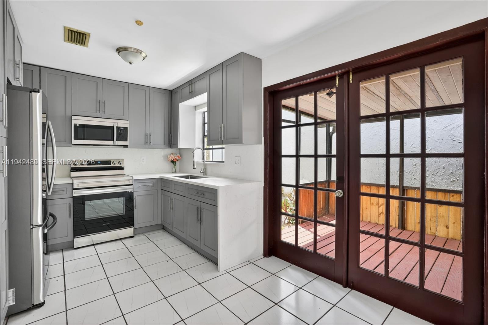 6905 Southwest 104th Court Miami, FL 33173 - Photo 14 of 45