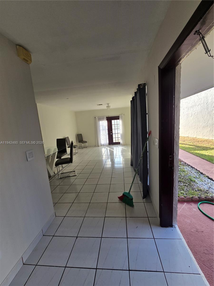 6905 Southwest 104th Court Miami, FL 33173 - Photo 15 of 19