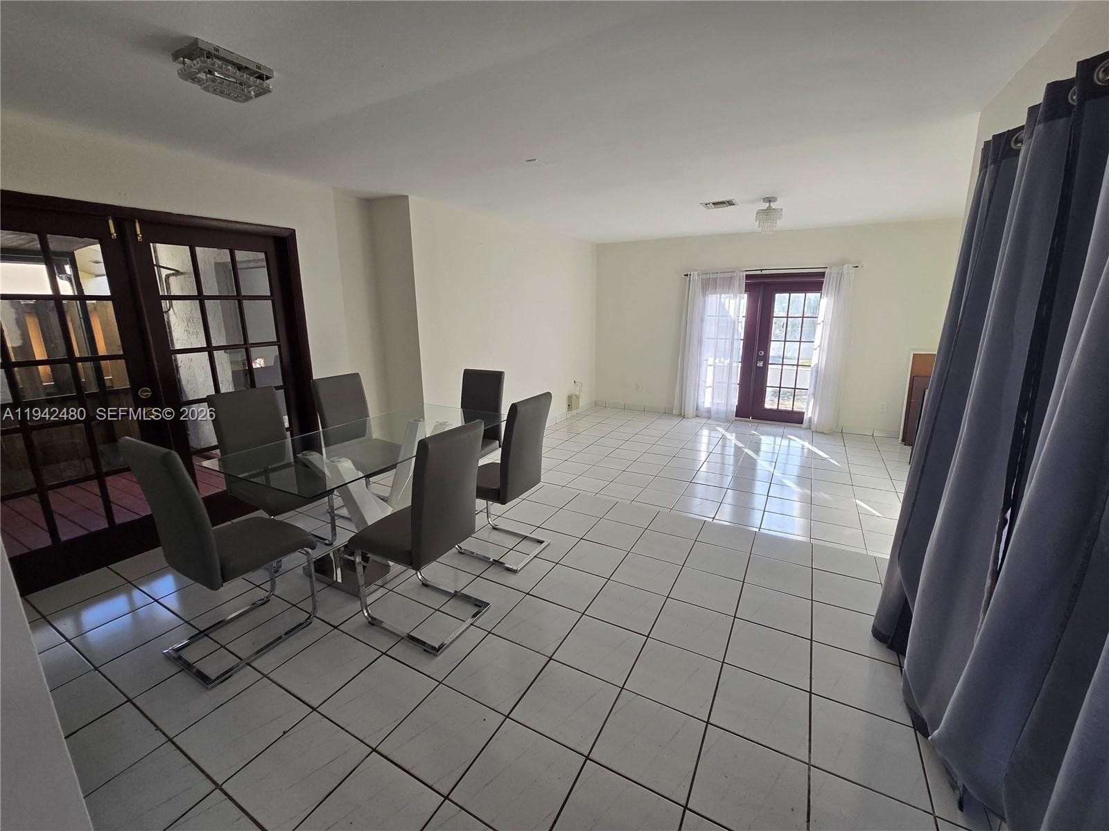 6905 Southwest 104th Court Miami, FL 33173 - Photo 16 of 19