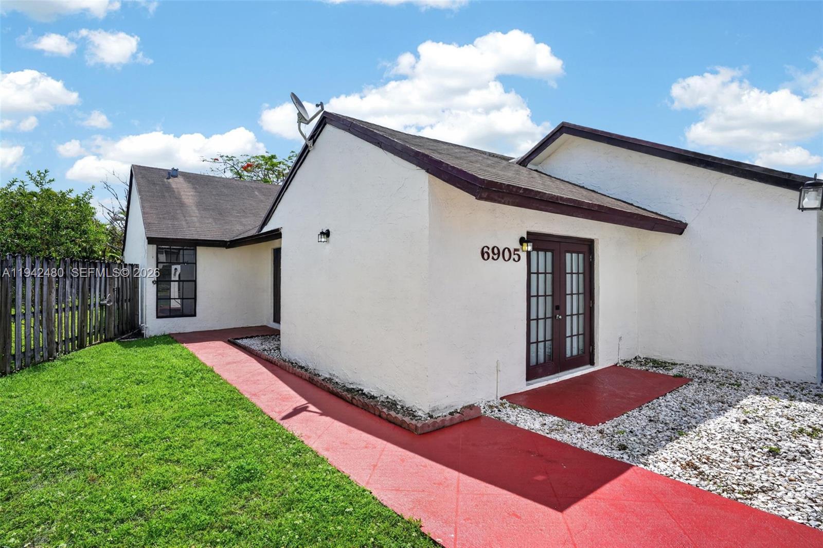 6905 Southwest 104th Court Miami, FL 33173 - Photo 5 of 45