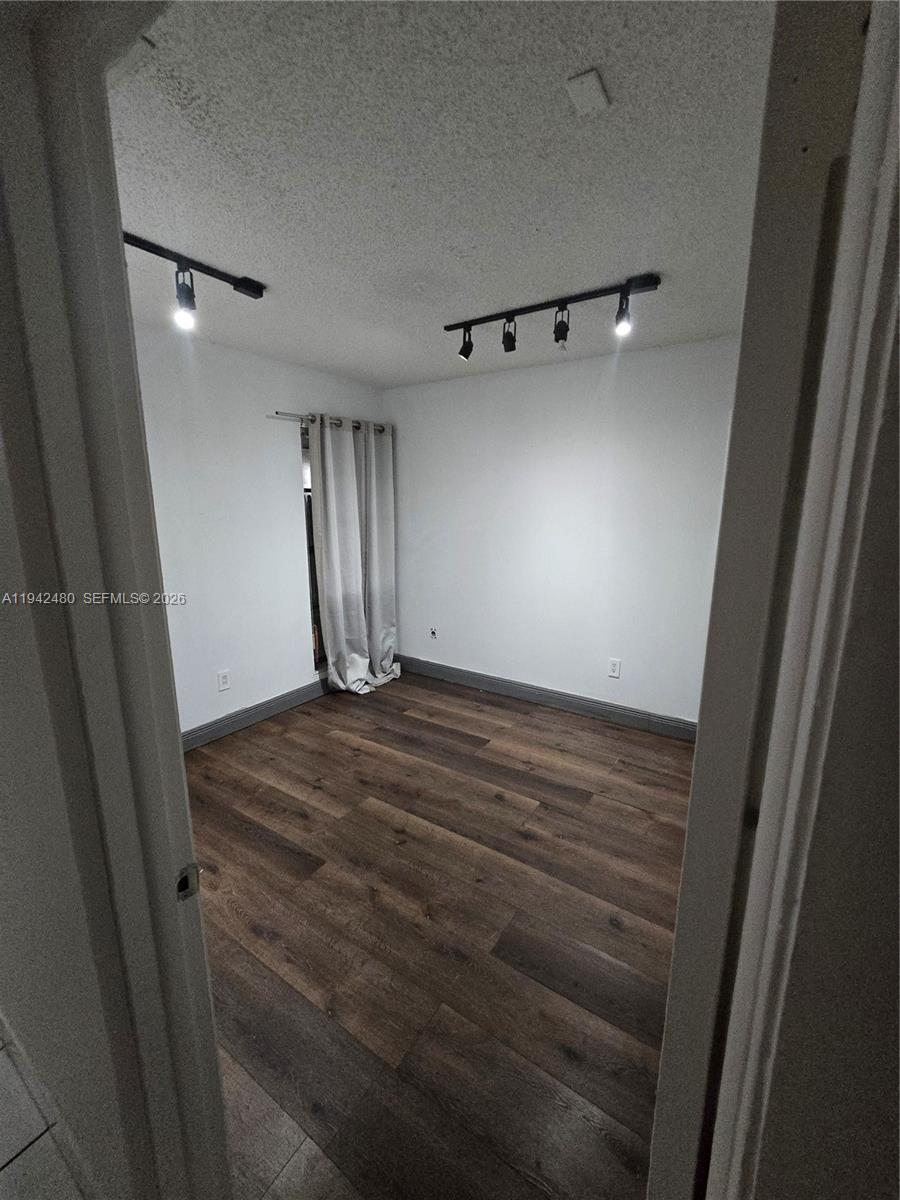 6905 Southwest 104th Court Miami, FL 33173 - Photo 5 of 19