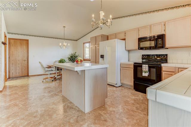 4670 Centauri Road Colorado Springs, CO 80919 - Photo 10 of 48 Gallery Image 10
