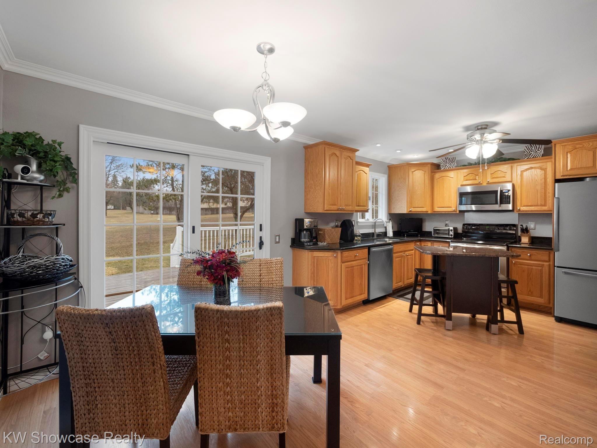 1492 Hiller Road Waterford, MI 48327 - Photo 13 of 39 25-web-or-mls-P1822608.jpg