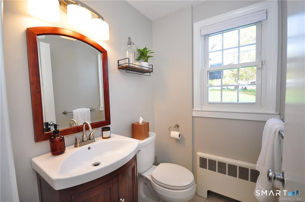 26 Greystone Road West Hartford, CT 06107 - Photo 10 of 23