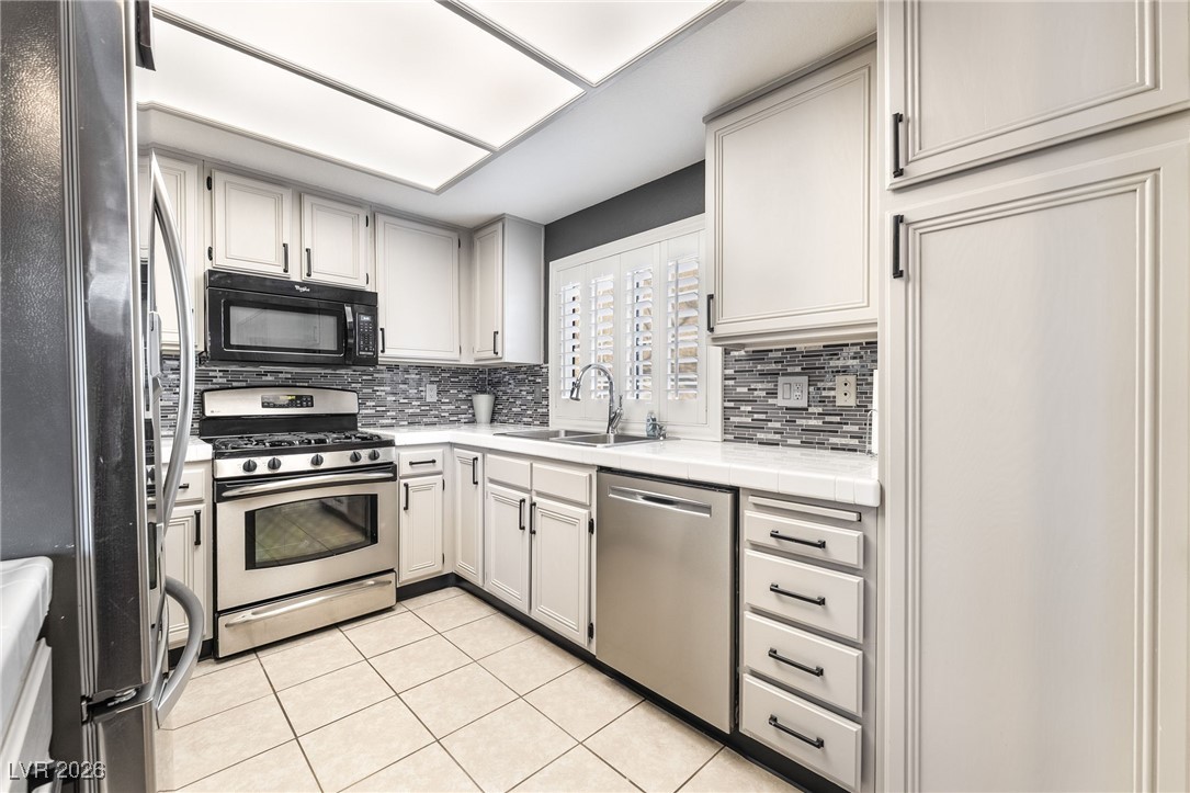 1686 Normandy Way Henderson, NV 89014 - Photo 13 of 30