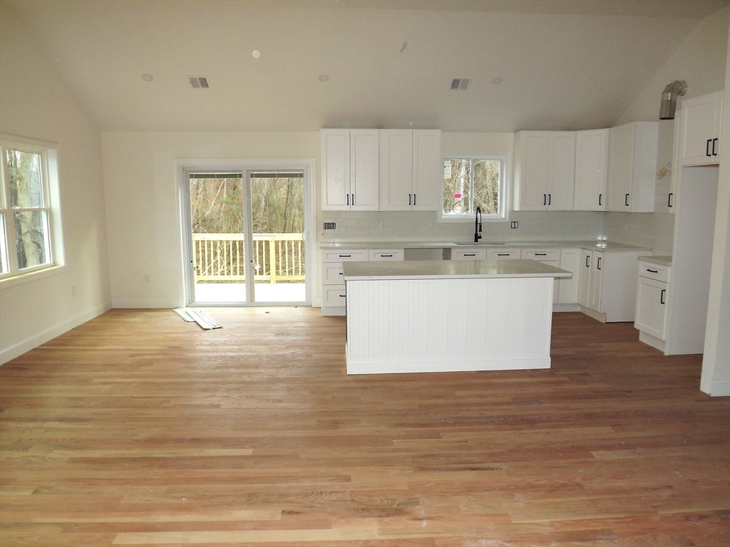 4 West Dudley Road Dudley, MA 01571 - Photo 11 of 18