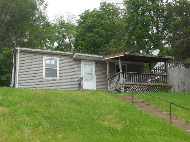 3152 Indian Road Davenport, IA 52802 - Photo 1 of 11 Gallery Image 1