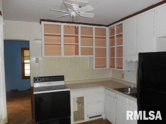 3152 Indian Road Davenport, IA 52802 - Photo 3 of 11 Gallery Image 3