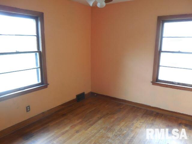 3152 Indian Road Davenport, IA 52802 - Photo 7 of 11 Gallery Image 7
