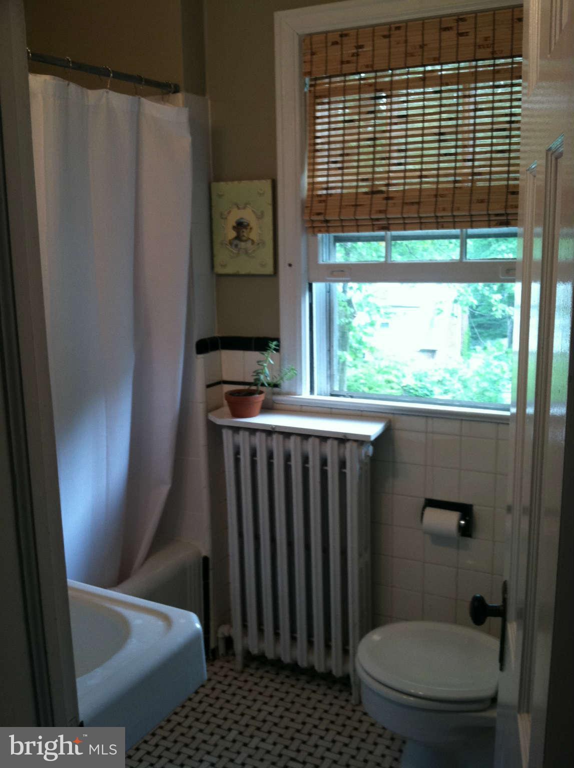 9320 Ocala Street Silver Spring, MD 20901 - Photo 10 of 14 Bath
