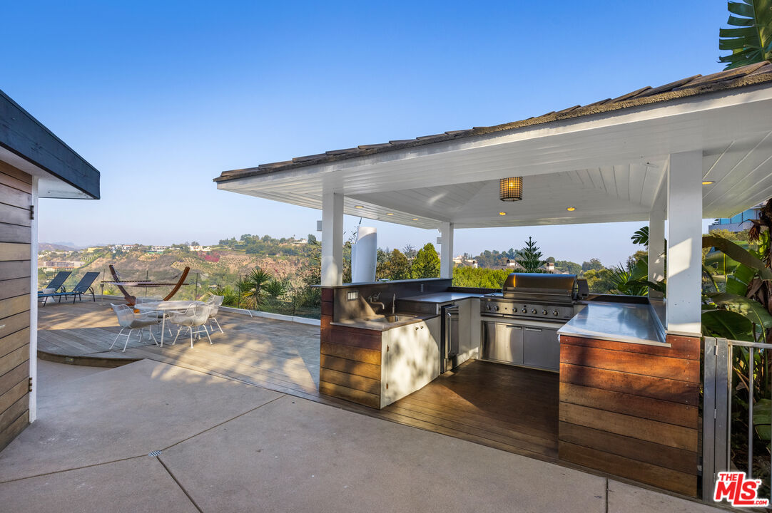 1000 Stradella Road Los Angeles, CA 90077 - Photo 30 of 45 a view of outdoor space with seating area