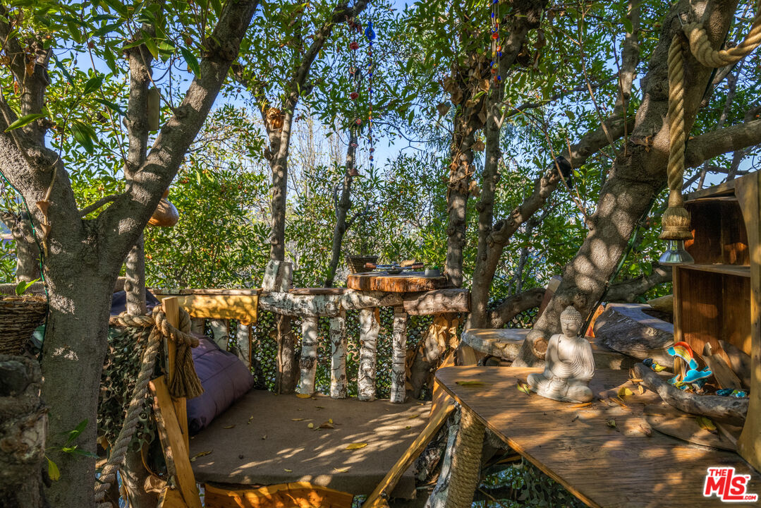 1000 Stradella Road Los Angeles, CA 90077 - Photo 39 of 45 a view of a outdoor space