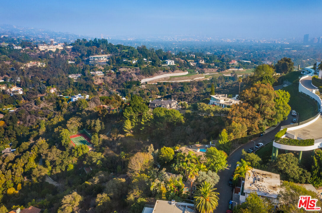 1000 Stradella Road Los Angeles, CA 90077 - Photo 44 of 45