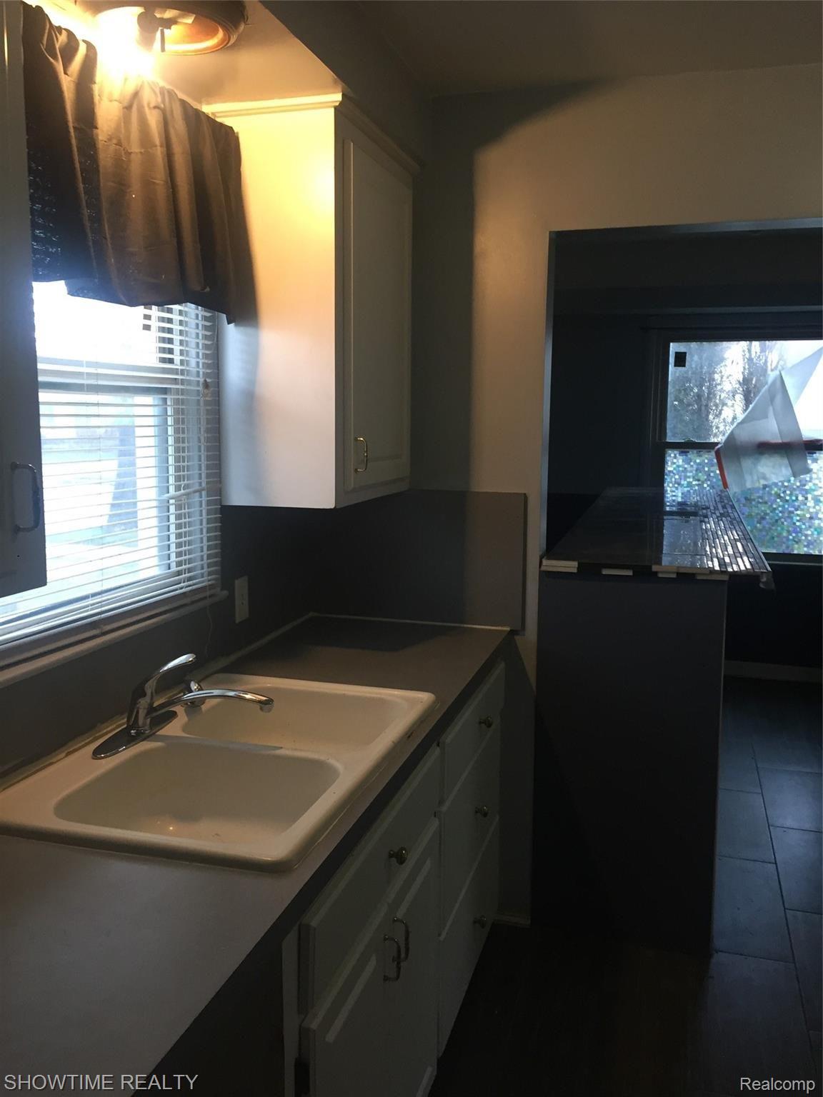6389 Evergreen Road Detroit, MI 48228 - Photo 8 of 73 IMG-9853 (1).JPG