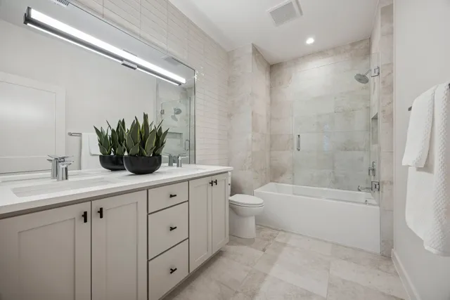 $1,829,000 | 4700 Philco Drive, Austin, TX 78745