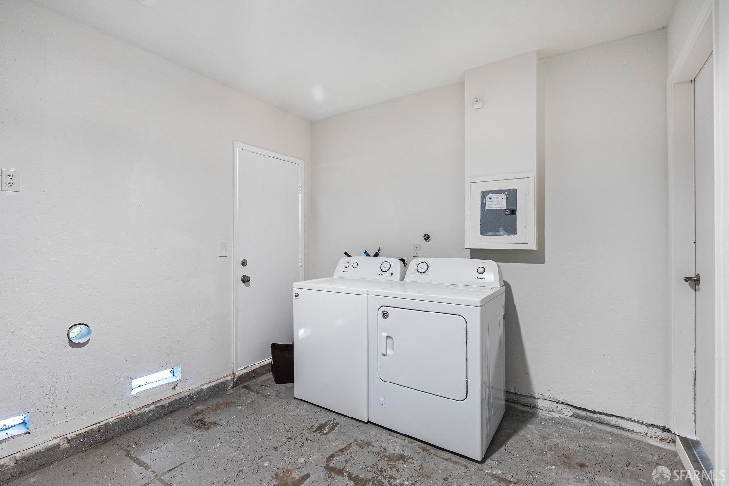 117 Malcolm Drive Richmond, CA 94801 - Photo 30 of 37 a utility room with dryer and washer