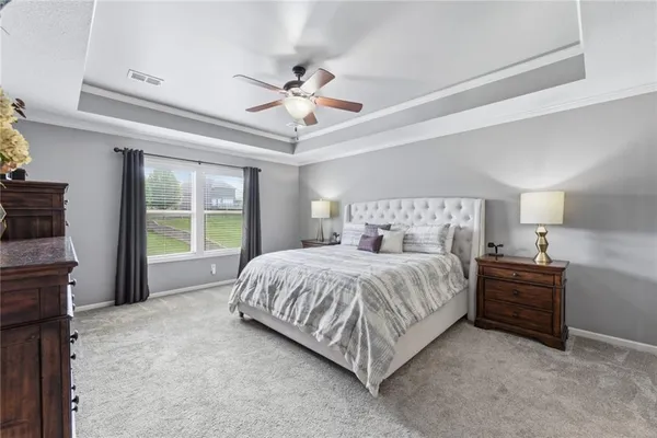 $699,900 | 1021 Southwest Drake Circle, Lee's Summit, MO 64082