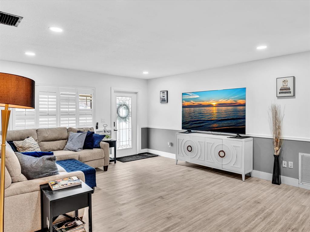 10725 Eureka Street Boca Raton, FL 33428 - Photo 15 of 54