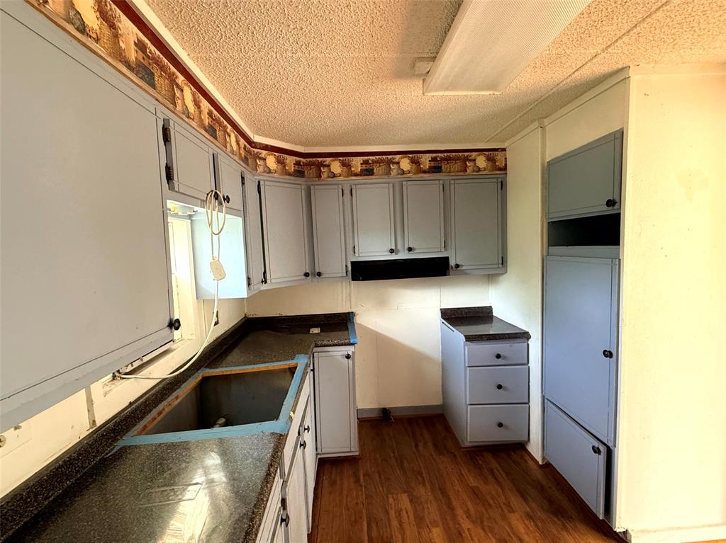 4361 Miller Road Midlothian, TX 76065 - Photo 8 of 40
