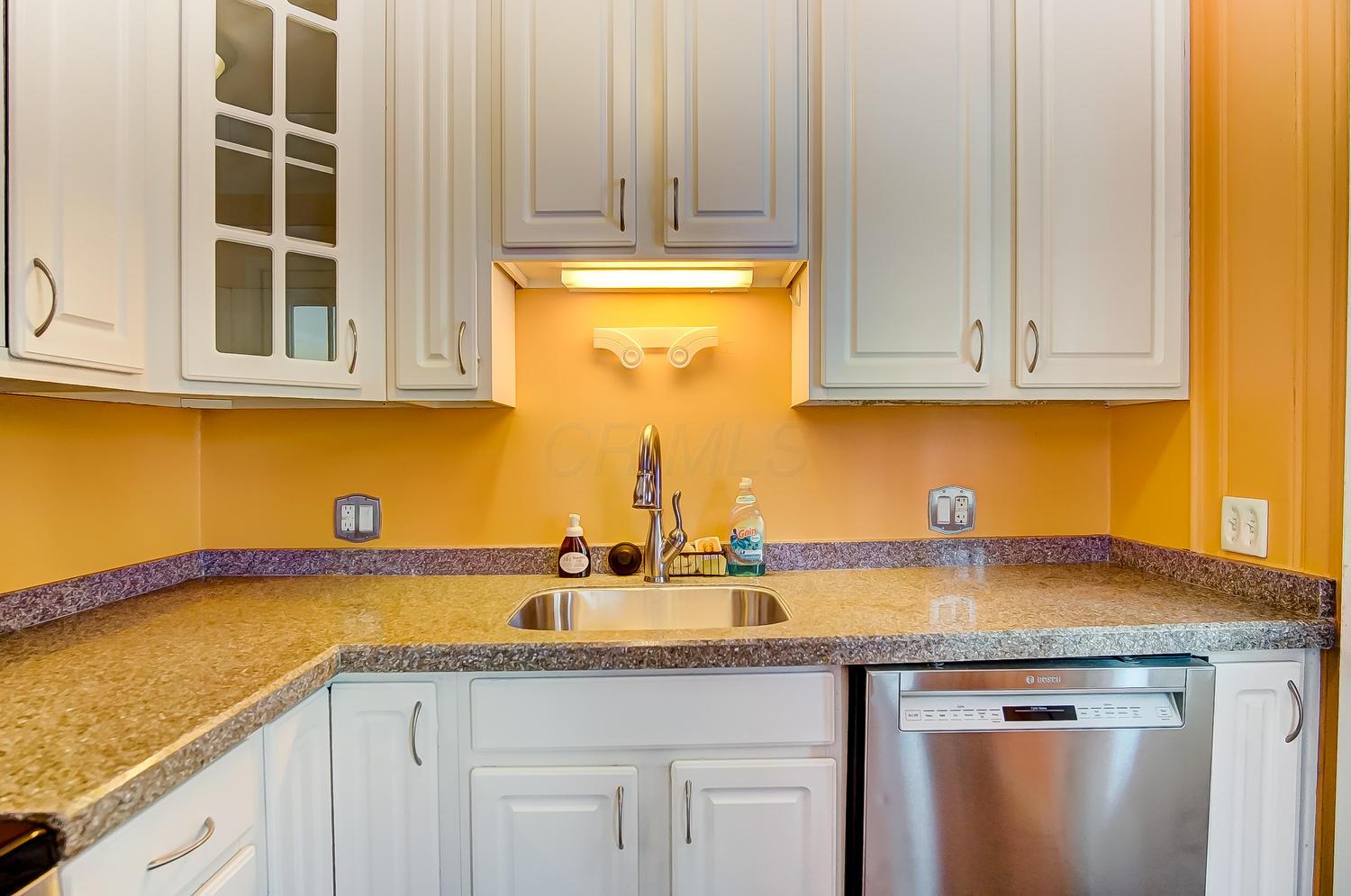 2158 Cranford Road Columbus, OH 43221 - Photo 3 of 15