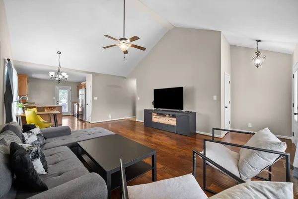 $299,500 | 1640 Buchanon Drive, Clarksville, TN 37042