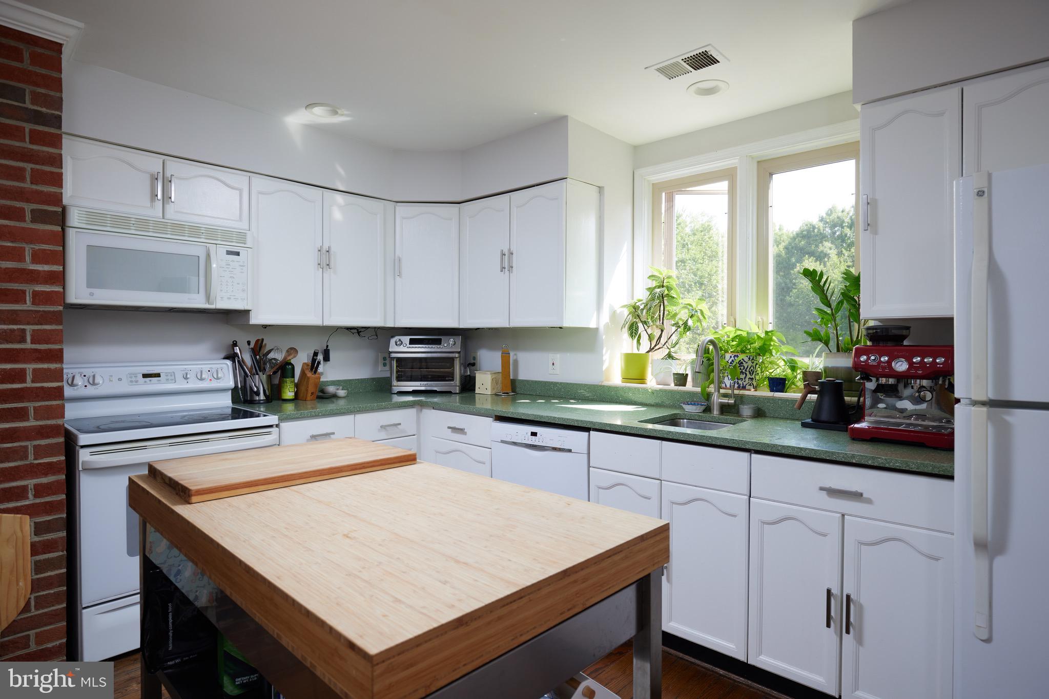 1105 Portner Road Alexandria, VA 22314 - Photo 16 of 39