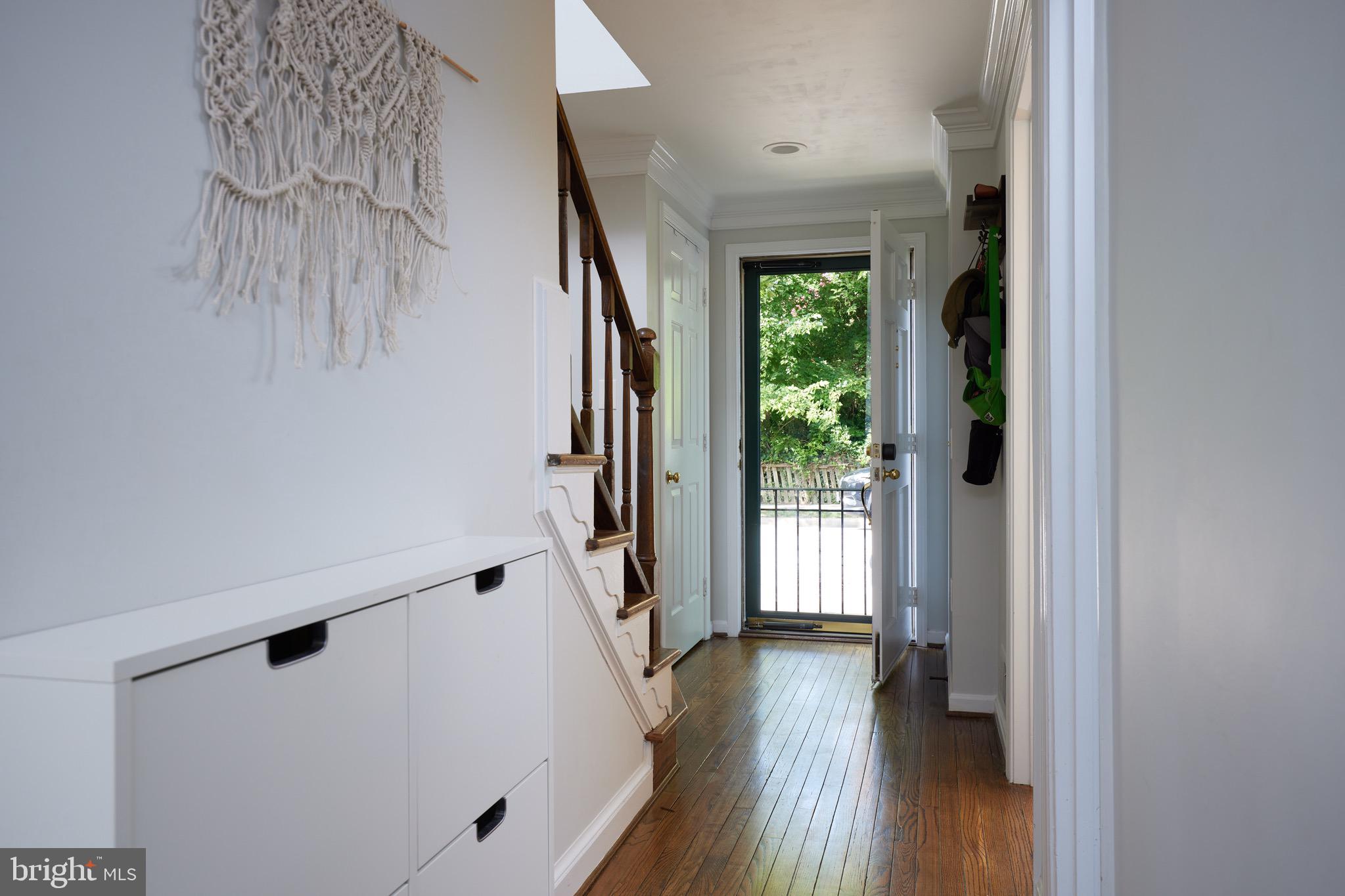 1105 Portner Road Alexandria, VA 22314 - Photo 2 of 39