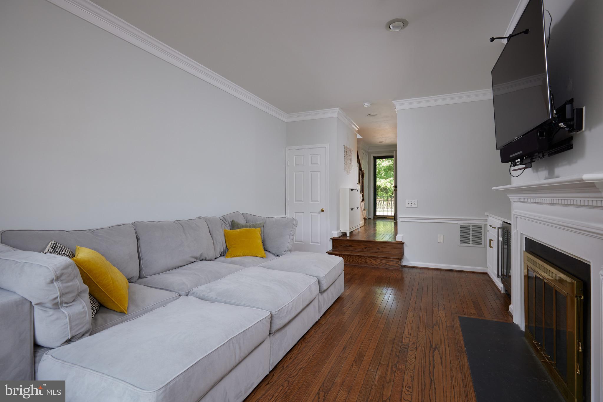 1105 Portner Road Alexandria, VA 22314 - Photo 6 of 39