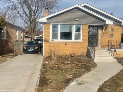 $299,999 | 654 West 111th Street, Chicago, IL 60628