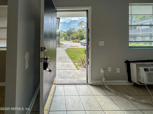 $795 | 1122 Woodruff Avenue, Unit 4, Jacksonville, FL 32205