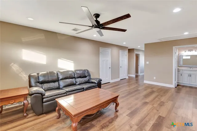 $369,000 | 804 Catclaw Lane, Edna, TX 77957