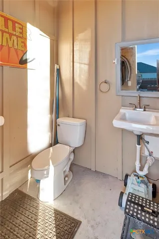 $369,000 | 804 Catclaw Lane, Edna, TX 77957