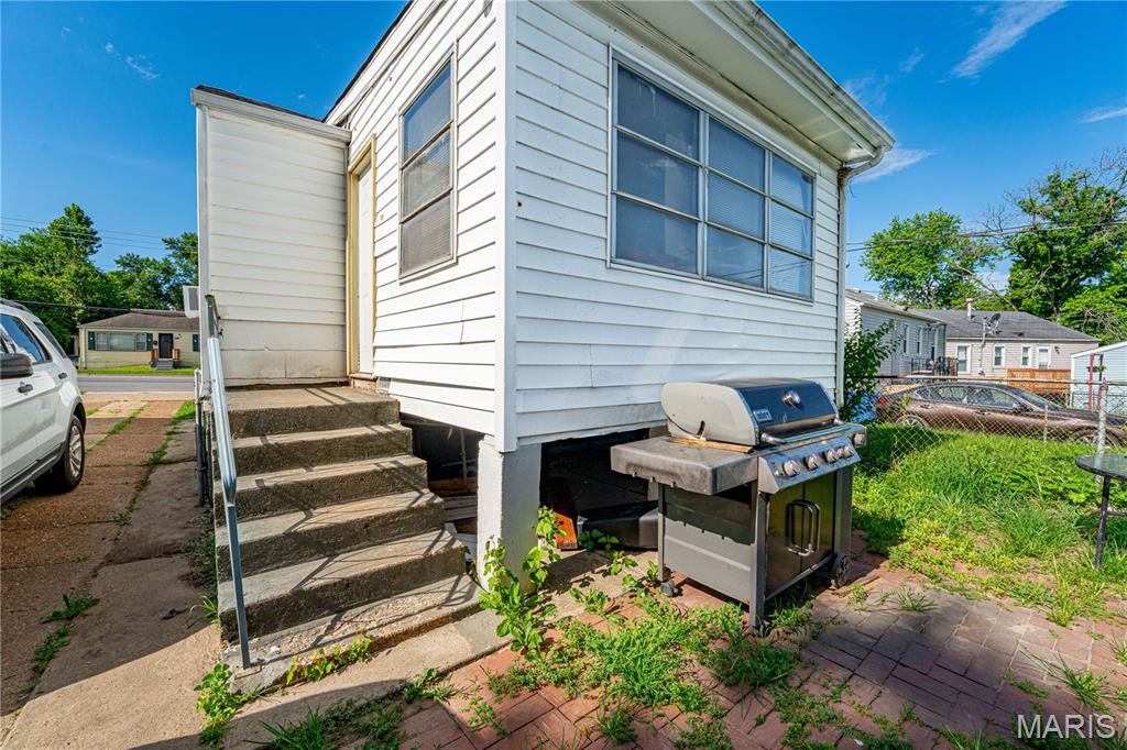 8143 Airport Road Berkeley, MO 63134 - Photo 5 of 9